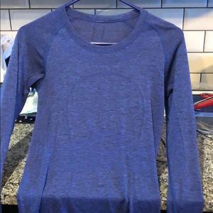 Blue long sleeved Lululemon tee Size 4